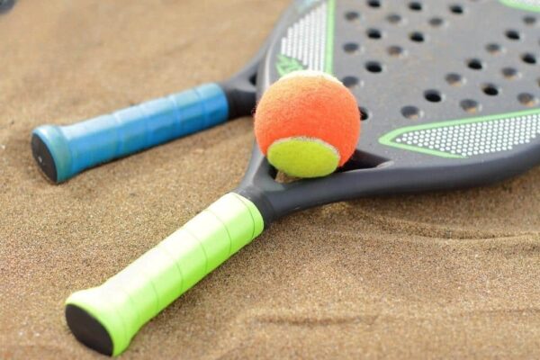 como escolher as raquetes de beach tennis