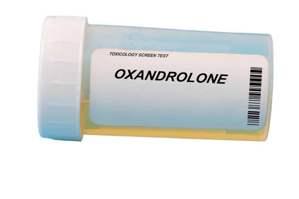 remédio com o líquido de Oxandrolona